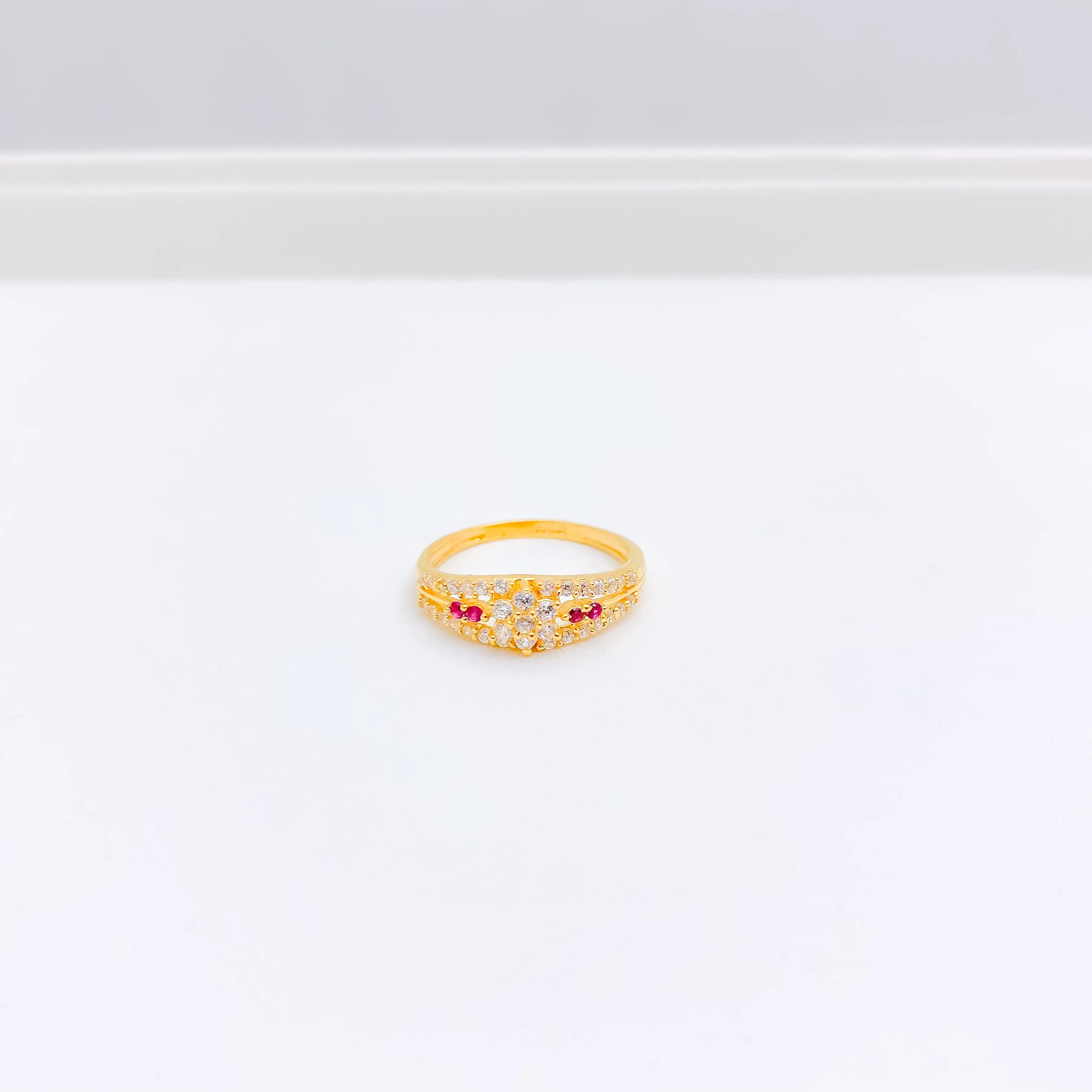 Attractive Flower w/ Accent Stones Ring