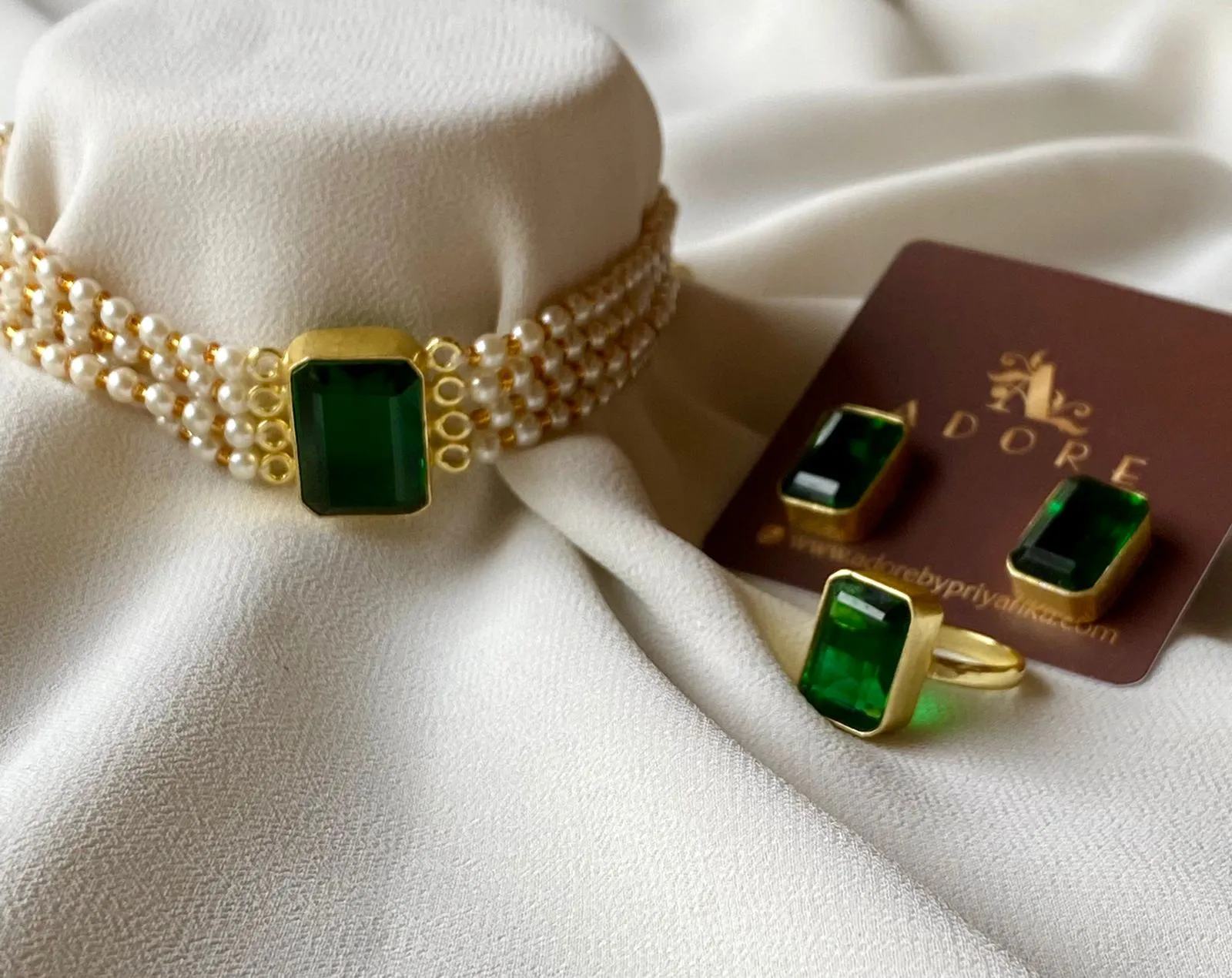 Elegant Pearl Choker Combo Set