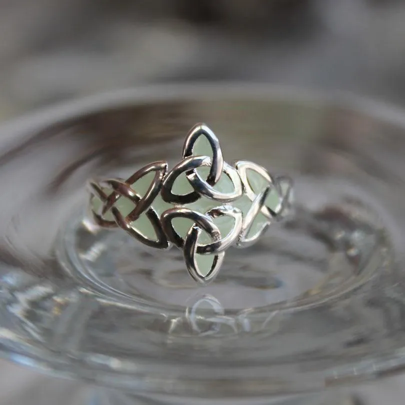 Glow In The Dark Celtic Knots Ring